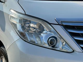 2013 Toyota Alphard 2.4 Hybrid (Top) - image blurred placeholder