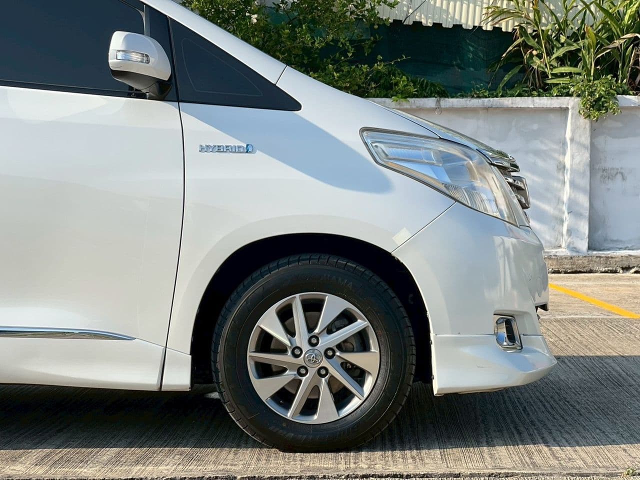 2013 Toyota Alphard 2.4 Hybrid (Top)