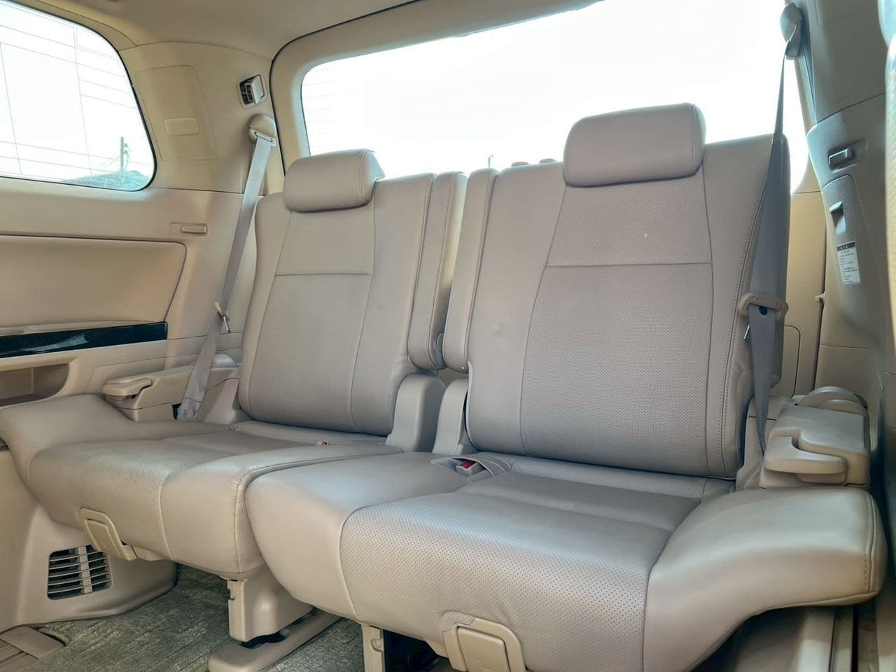 2013 Toyota Alphard 2.4 Hybrid (Top)