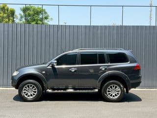 2011 MITSUBISHI PAJERO 4Wds Auto - image blurred placeholder