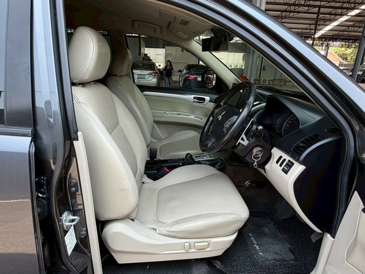 2011 MITSUBISHI PAJERO 4Wds Auto