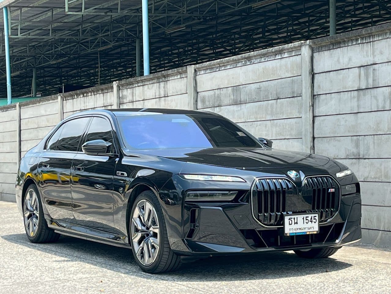 2024 BMW M760e M สปอร์ต