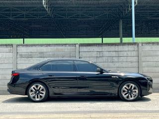 2024 BMW M760e M สปอร์ต - image blurred placeholder