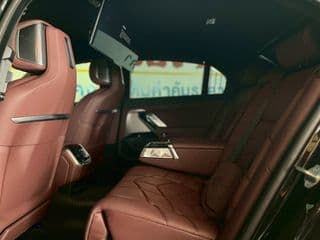 2024 BMW M760e M สปอร์ต - image blurred placeholder
