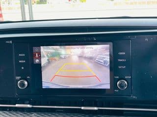 KIA CARNIVAL 2.2 LX 2023 - image blurred placeholder