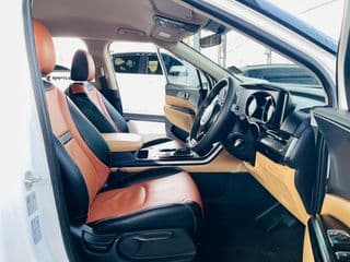 KIA CARNIVAL 2.2 LX 2023 - image blurred placeholder