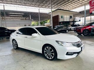 2017 HONDA ACCORD 2.0 EL - image blurred placeholder
