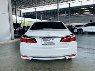 2017 HONDA ACCORD 2.0 EL - image blurred placeholder