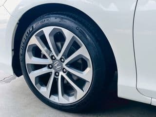 2017 HONDA ACCORD 2.0 EL - image blurred placeholder