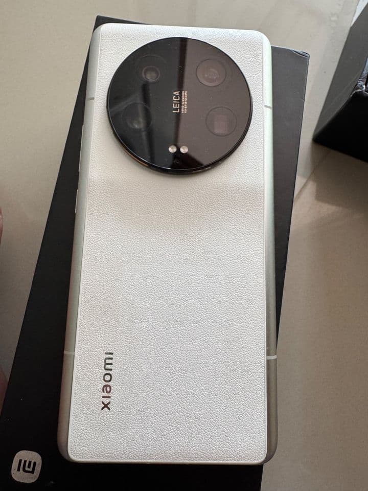 Xiaomi13 Ultara 12GB+4GB 256GB