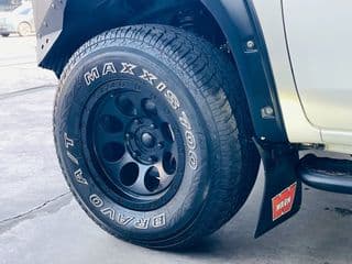 Mitsu Titan Single Cab Automatic 4WD 2022 - image blurred placeholder