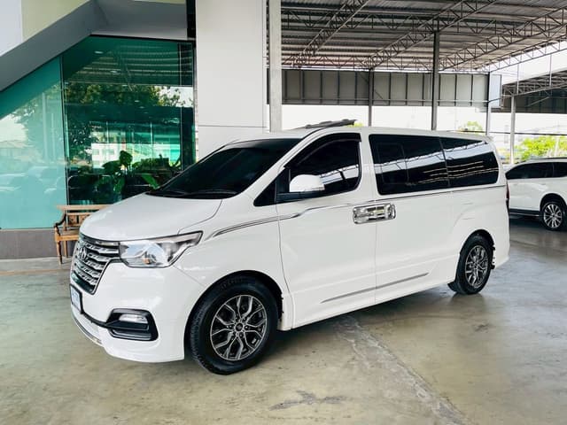 2022 HYUNDAI H-1 2.5 IMPRESSIVE