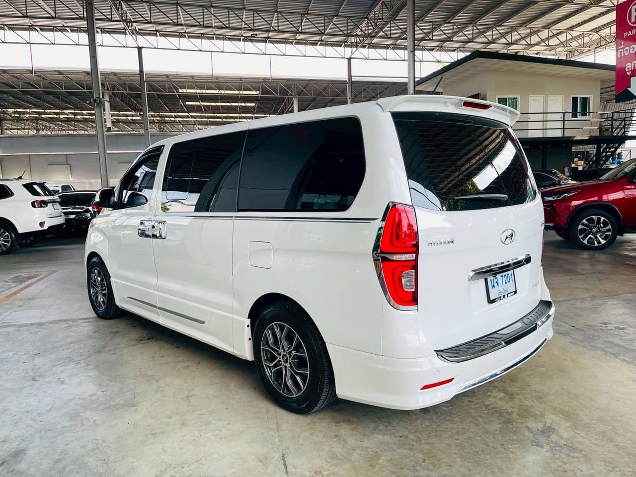 2022 HYUNDAI H-1 2.5 IMPRESSIVE