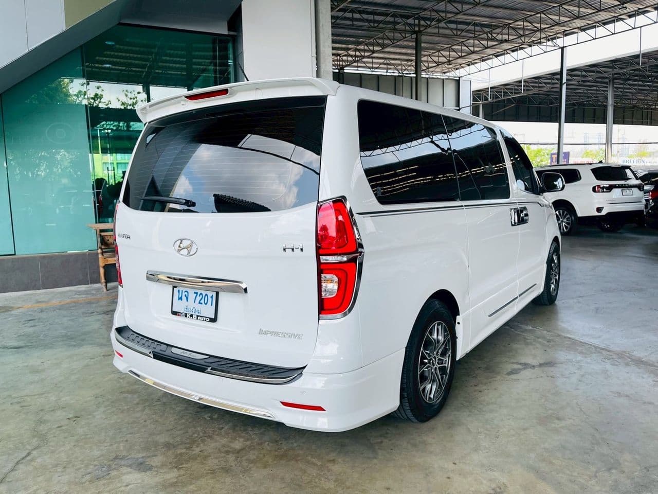 2022 HYUNDAI H-1 2.5 IMPRESSIVE