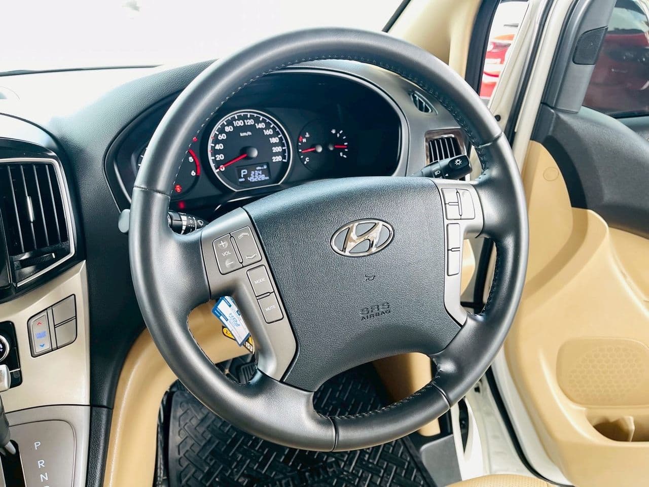 2022 HYUNDAI H-1 2.5 IMPRESSIVE