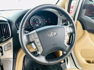 2022 HYUNDAI H-1 2.5 IMPRESSIVE - image blurred placeholder