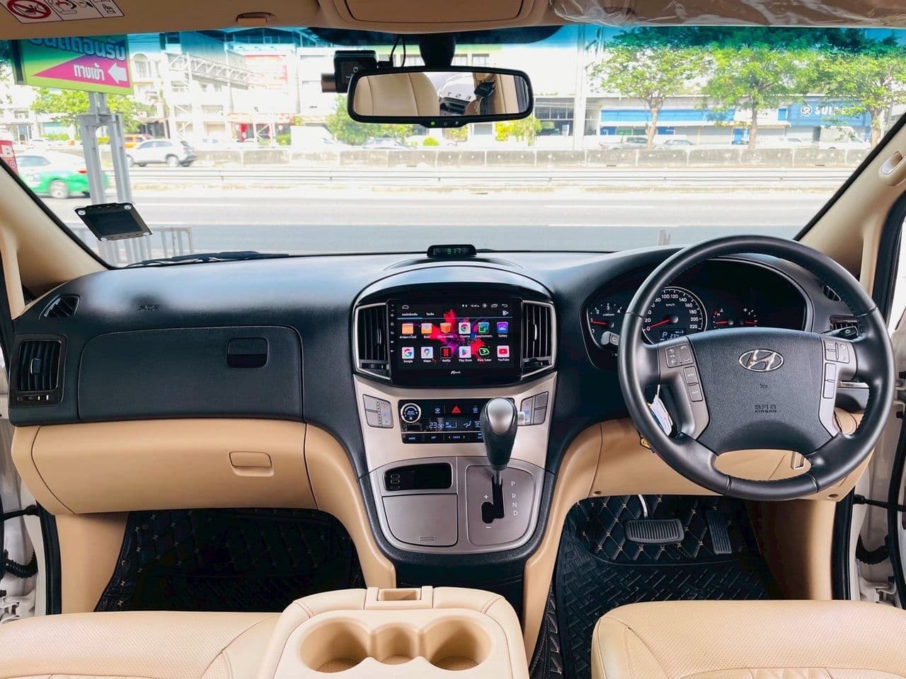 2022 HYUNDAI H-1 2.5 IMPRESSIVE