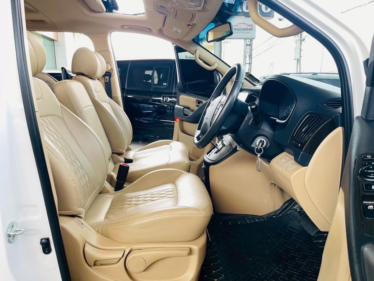 2022 HYUNDAI H-1 2.5 IMPRESSIVE