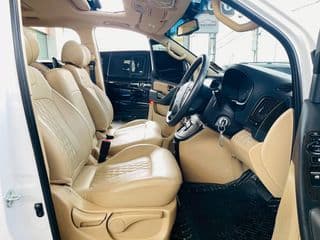 2022 HYUNDAI H-1 2.5 IMPRESSIVE - image blurred placeholder