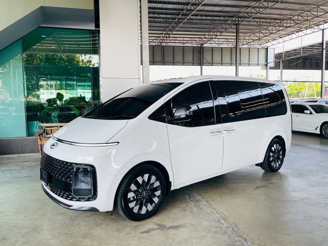 2023 HYUNDAI STARIA 2.2 พรีเมียม