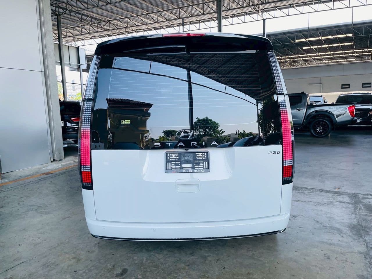 2023 HYUNDAI STARIA 2.2 PREMIUM