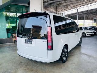 2023 HYUNDAI STARIA 2.2 PREMIUM - image blurred placeholder