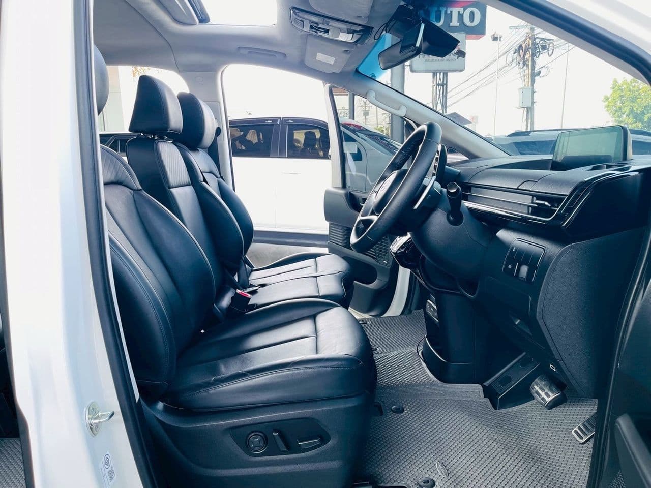 2023 HYUNDAI STARIA 2.2 PREMIUM