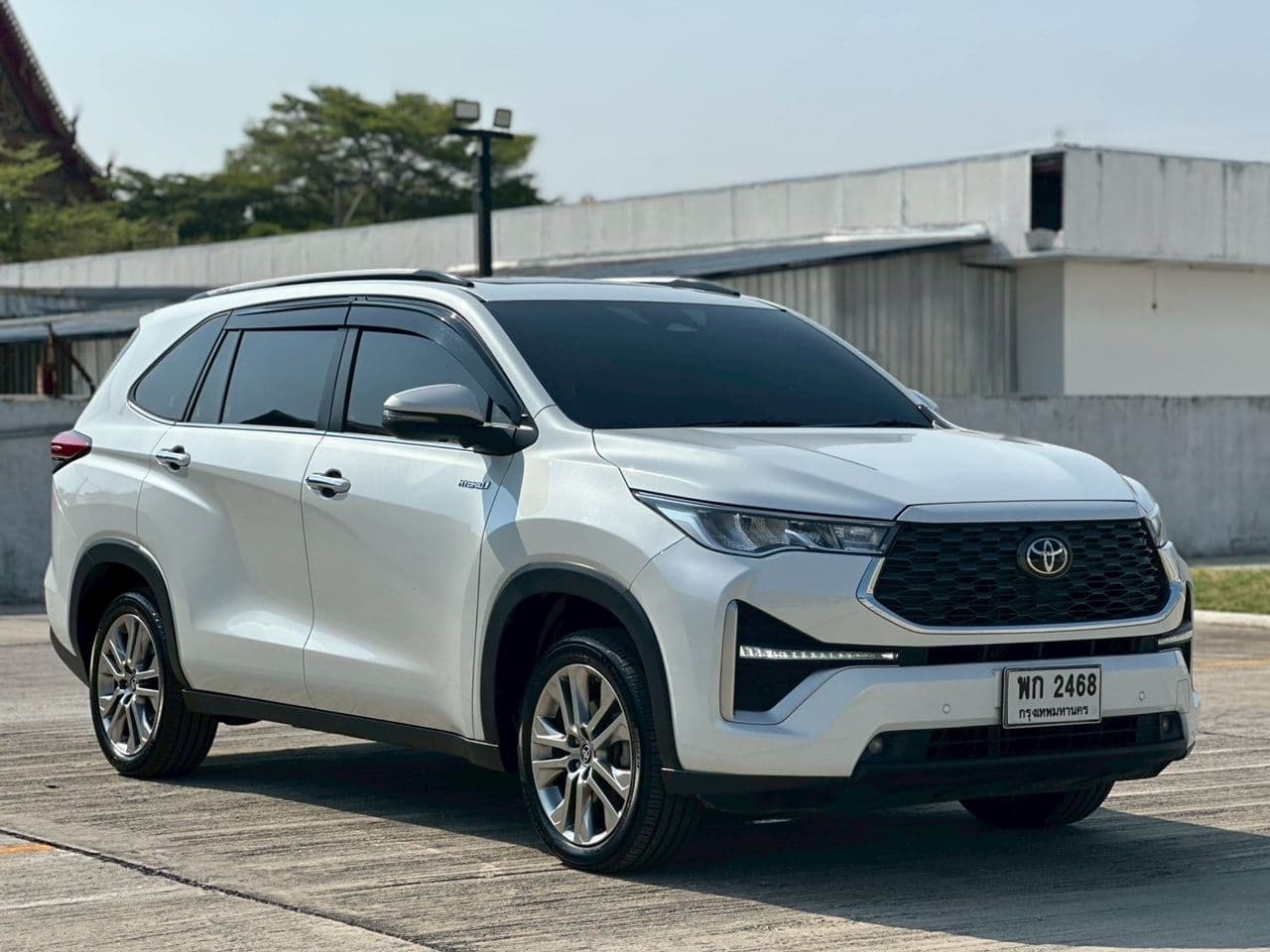 2023 Toyota Innova Zenix HEV Premium