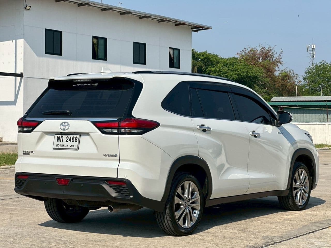 2023 Toyota Innova Zenix HEV Premium