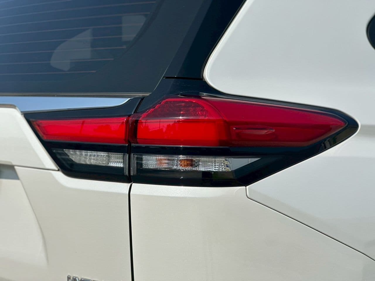 2023 Toyota Innova Zenix HEV Premium