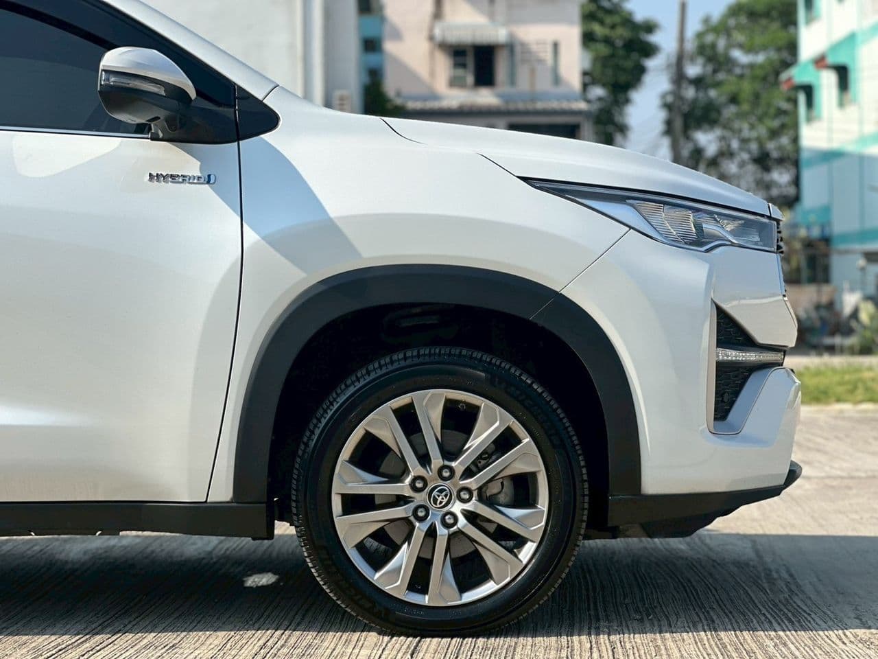 2023 Toyota Innova Zenix HEV Premium