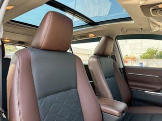 2023 Toyota Innova Zenix HEV Premium - image blurred placeholder