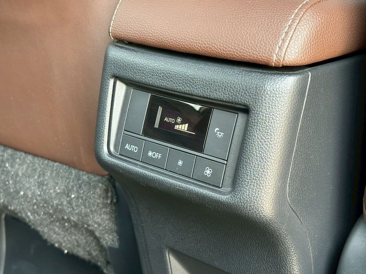 2023 Toyota Innova Zenix HEV Premium