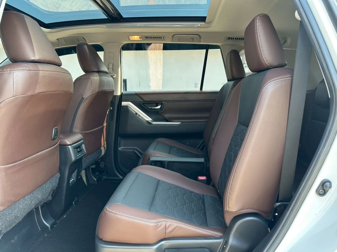 2023 Toyota Innova Zenix HEV Premium