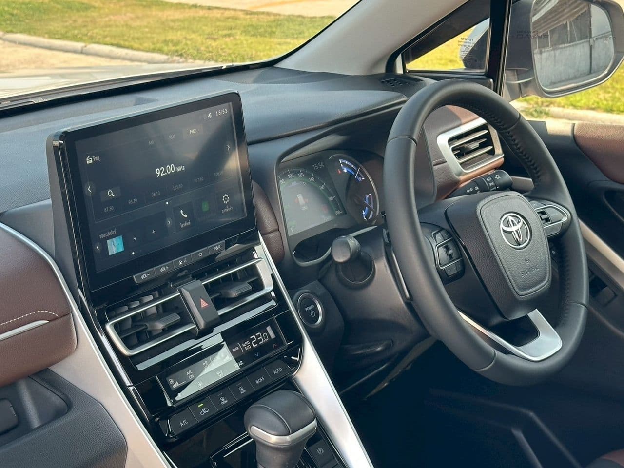 2023 Toyota Innova Zenix HEV Premium