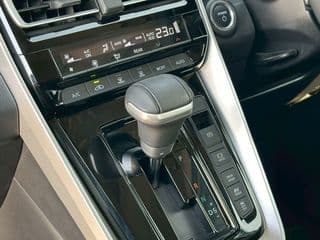 2023 Toyota Innova Zenix HEV Premium - image blurred placeholder