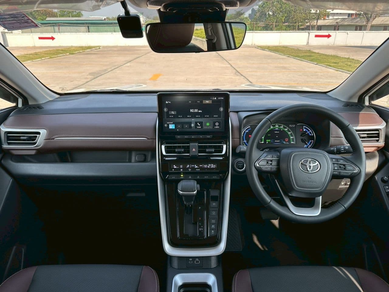 2023 Toyota Innova Zenix HEV Premium