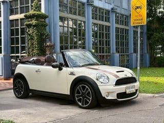 2010 mini Cooper S Cabriolet 1.6Turbo - image blurred placeholder