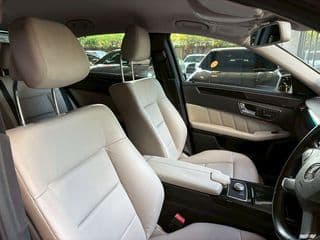 2012 benz E300 V6 3.0l W212 - image blurred placeholder