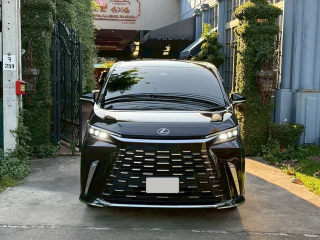 2025 Lexus LM 350h Excutive 7 ที่นั่ง