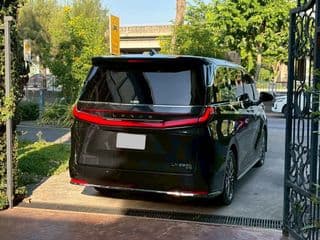 2025 Lexus LM 350h Excutive 7 ที่นั่ง - image blurred placeholder