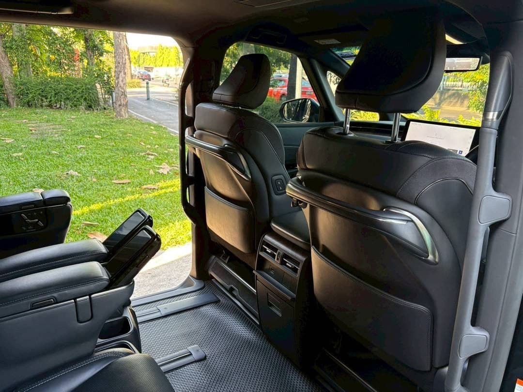 2025 Lexus LM 350h Excutive 7 ที่นั่ง