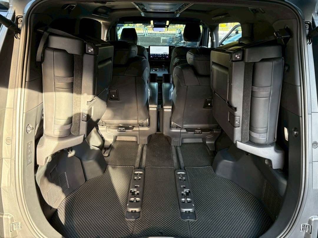 2025 Lexus LM 350h Excutive 7 ที่นั่ง