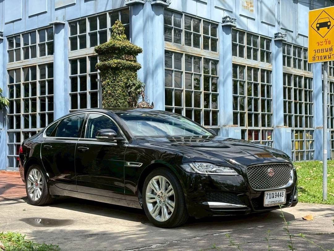 2018 Jaguar XF 2.0L RWD Auto Portfolio