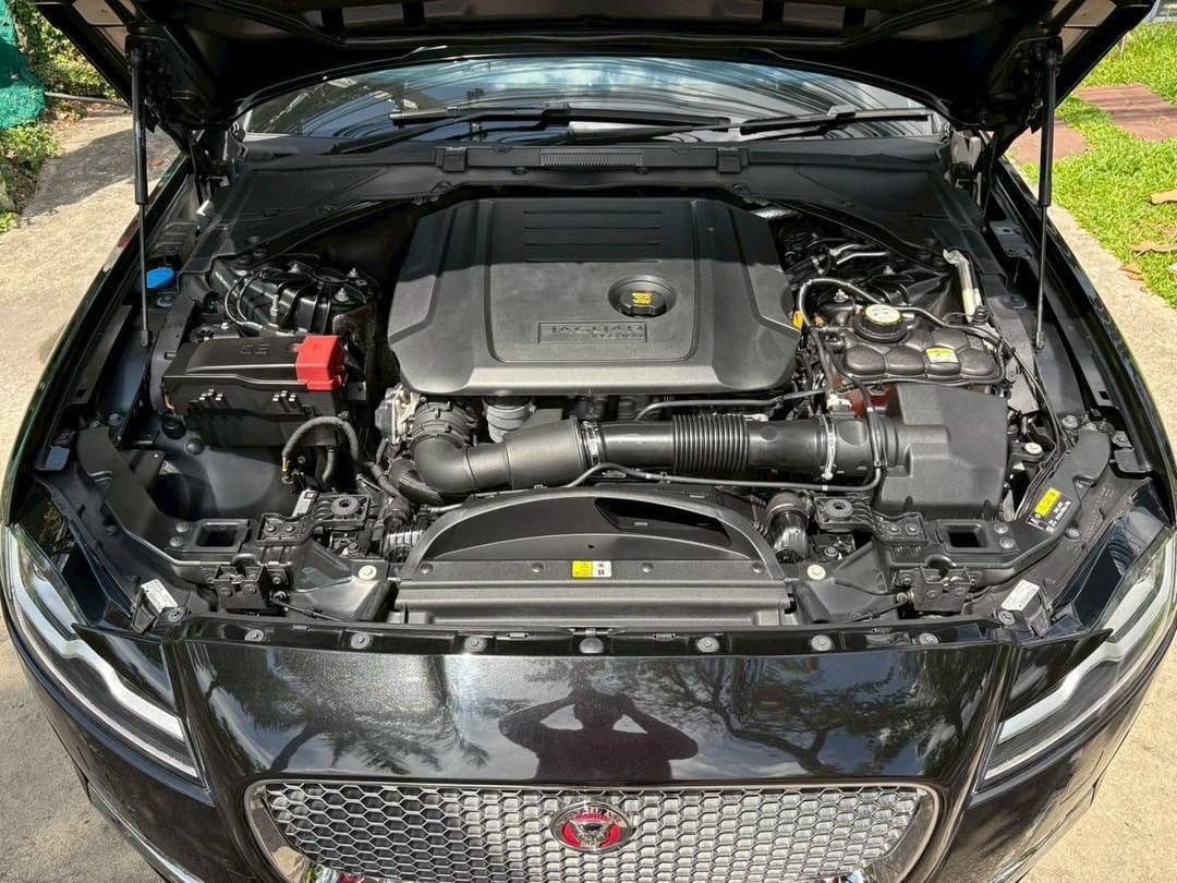 2018 Jaguar XF 2.0L RWD Auto Portfolio