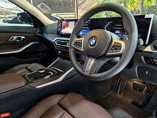 2023 BMW 320li M Sport (G20 lci) - image blurred placeholder