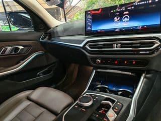 2023 BMW 320li M Sport (G20 lci) - image blurred placeholder
