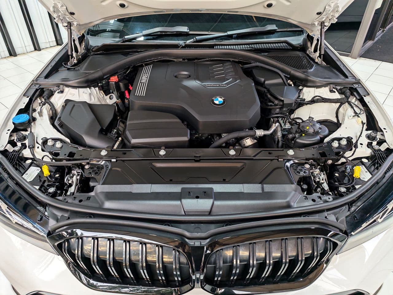 2023 BMW 320li M Sport (G20 lci)