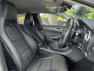 BENZ GLA200 ปี 2015 - image blurred placeholder
