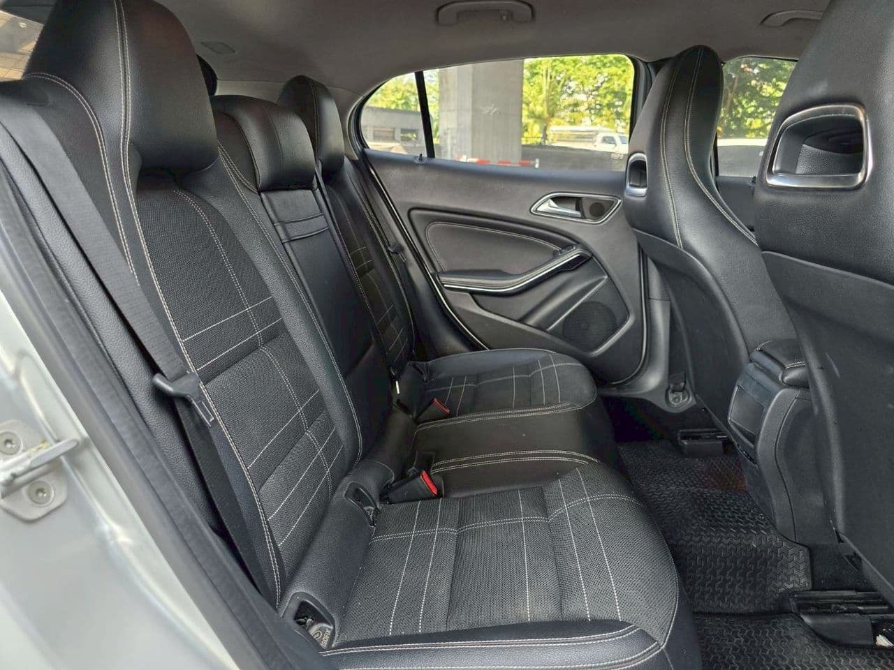 BENZ GLA200 ปี 2015